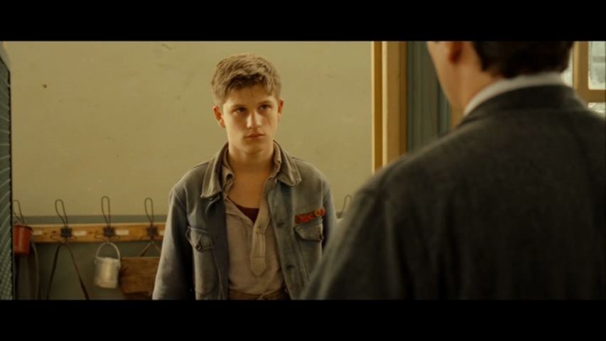 vlcsnap-2012-10-05-21h23m49s174_zpsc2a8ef8b.png