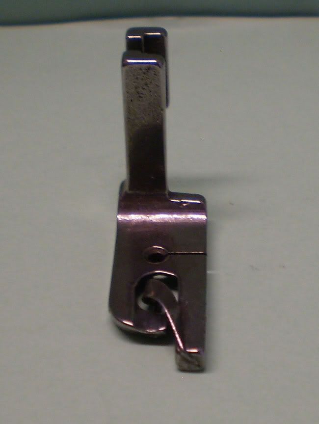 UNIVERSAL INDUSTRIAL SEWING MACHINE ROLL HEMMING FOOT BROTHER JUKI