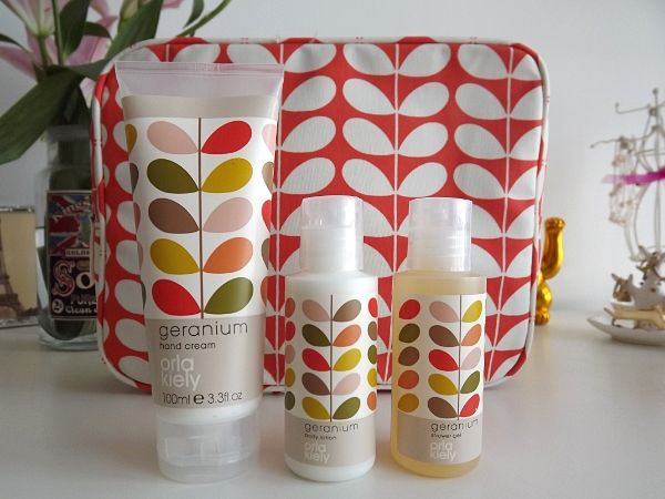 review of orla kiely's wash bag gift set