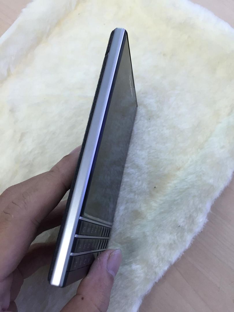 BB Passport . Hàng 9 hãng . LIKENEW . FULLBOX . Còn bảo hành gần 18 tháng ……. - 2