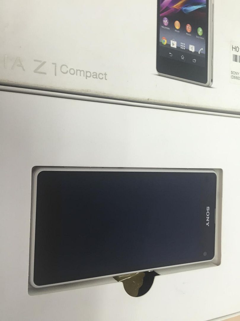 Bán 2 em Z1c White(FULLbox) 98%= 4tr950  và BB Z10 likenew = 2tr750 - 2