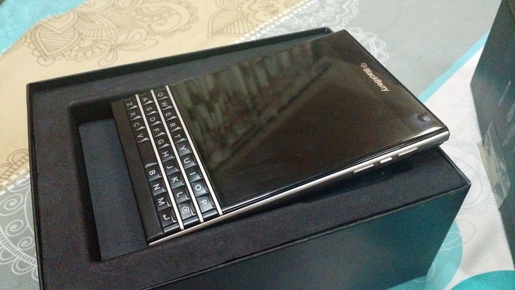 Bán nhanh em BlackBerry Passport . Công ty . Leng keng FULLBOX